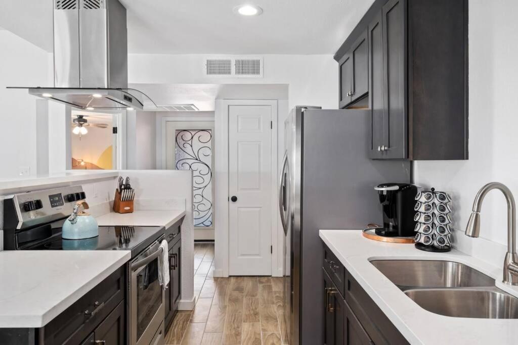 Vila Fab Phx Getaway W/ Pool & Fire Pit Phoenix Exteriér fotografie