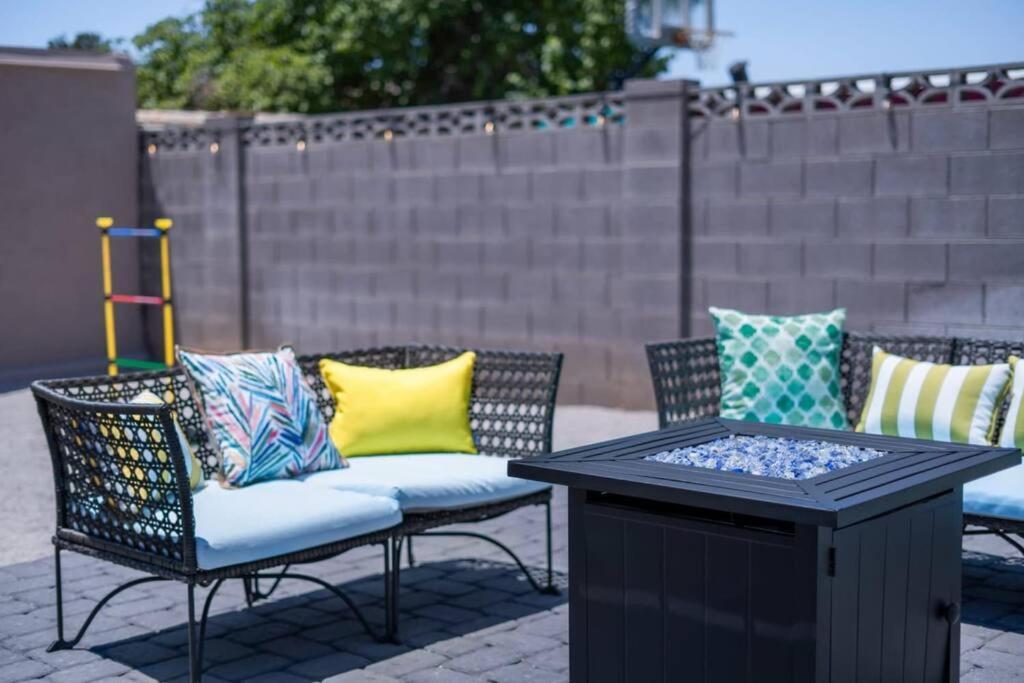 Vila Fab Phx Getaway W/ Pool & Fire Pit Phoenix Exteriér fotografie